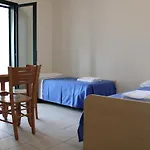 Blu Mare מלון דירות 4*